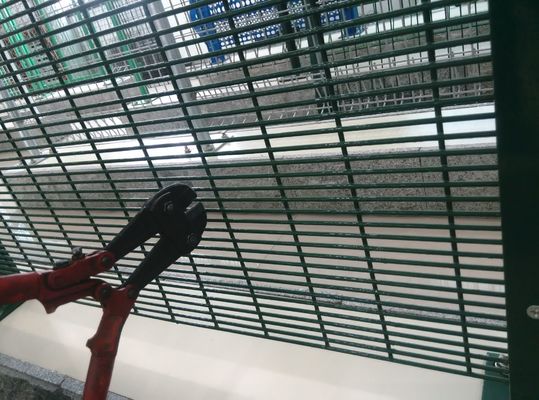 Anticut 358 উচ্চ নিরাপত্তা বেড়া গ্যালভানাইজড তারের গুঁড়া আবৃত