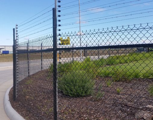 গরম ডুবানো গ্যালভানাইজড পিভিসি কোটেড চেইন লিঙ্ক বেড়া ২.০ মিমি তারের ব্যাস