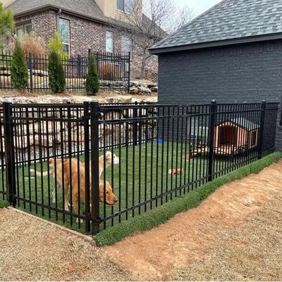 6 ফুট রঙের বর্গাকার প্লেট পাইপ ইস্পাত বেড়া সাদা স্কোয়াশ লাঠি