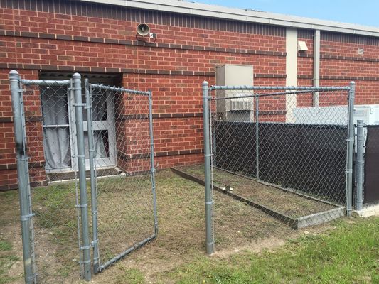 100ft 8ft 6ft কালো চেইন লিঙ্ক বেড়া গ্যালভানাইজড ডায়মন্ড তারের জাল পিভিসি লেপা