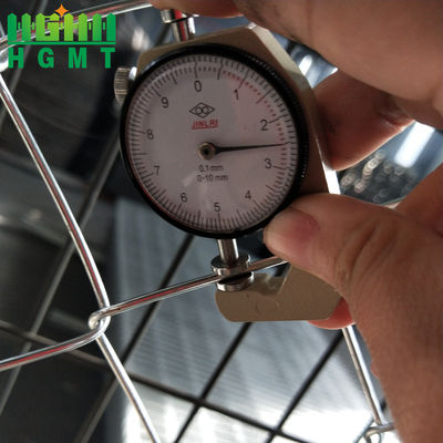 বাগান গোপনীয়তা চমৎকার মানের গরম ডুব গ্যালভানাইজড 3.0MM সাইক্লোন তারের চেইন লিঙ্ক বেড়া রোল