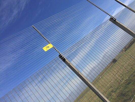 সব ঋতু বৈদ্যুতিক নিরাপত্তা বেড়া কম রক্ষণাবেক্ষণ অ্যান্টি জারা