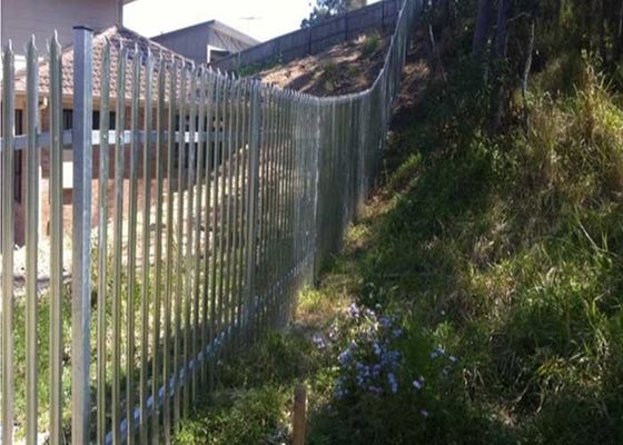 ডাব্লু সেকশন ২.৫ মিমি স্টীল সিকিউরিটি ফেন্সিং ম্যাচ স্কয়ার পোস্ট