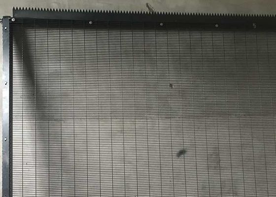 গ্যালভানাইজড পিভিসি লেপযুক্ত এন্টি ক্লাইম্বিং সিকিউরিটি ফেনসিং 2M প্রস্থ