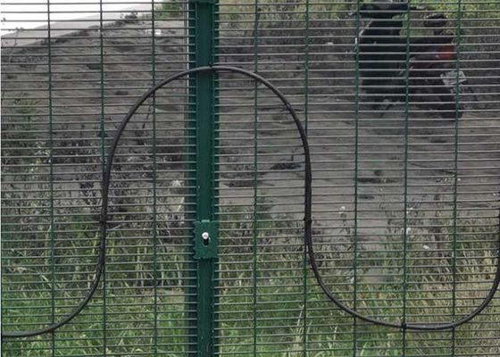 0.9 মিটার উচ্চতা পাউডার লেপ অ্যান্টি ক্লাইম্বিং কারাগার বেড়া ইস্পাত ক্লিপ সঙ্গে