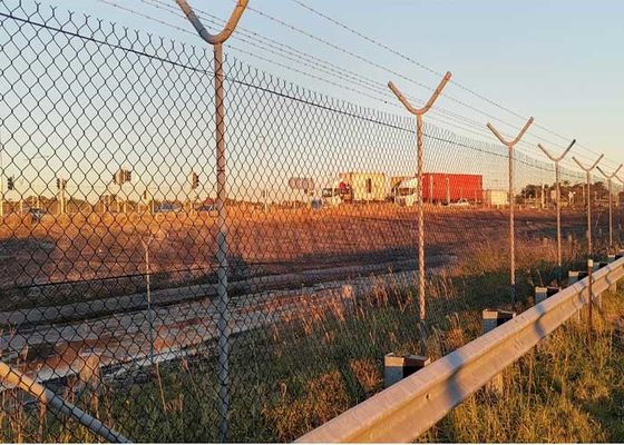 পোর্টেবল 3.0 মিমি ওয়্যার মেটাল চেইন লিঙ্ক বেড়া 60g / এম 2 গ্যালভানাইজড